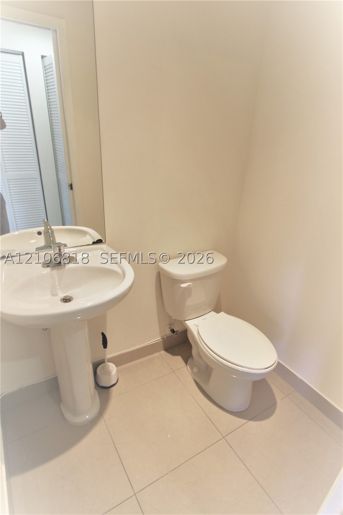 909 SW 15 AV #3, Miami FL 33135
