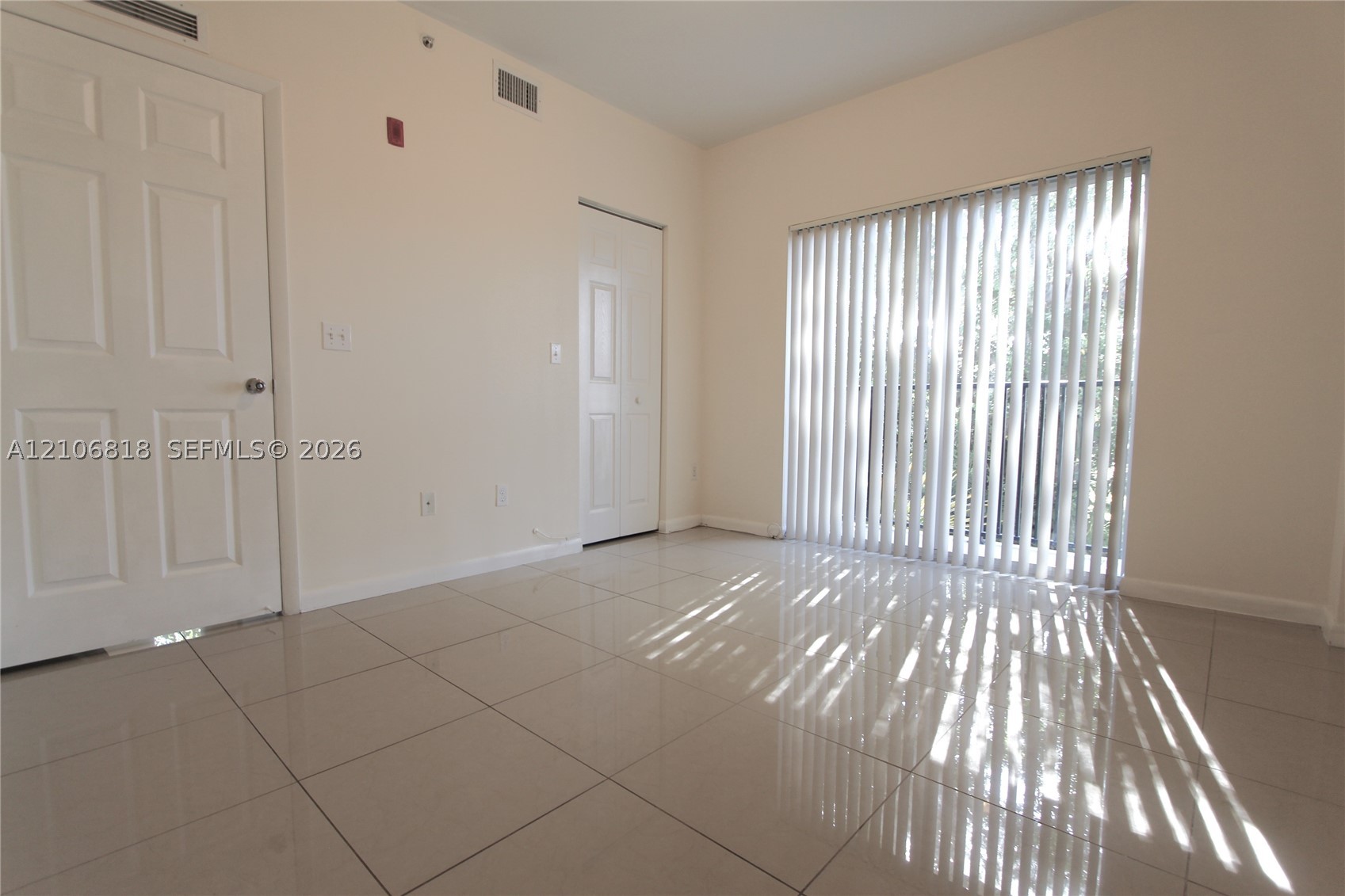 909 SW 15 AV #3, Miami FL 33135