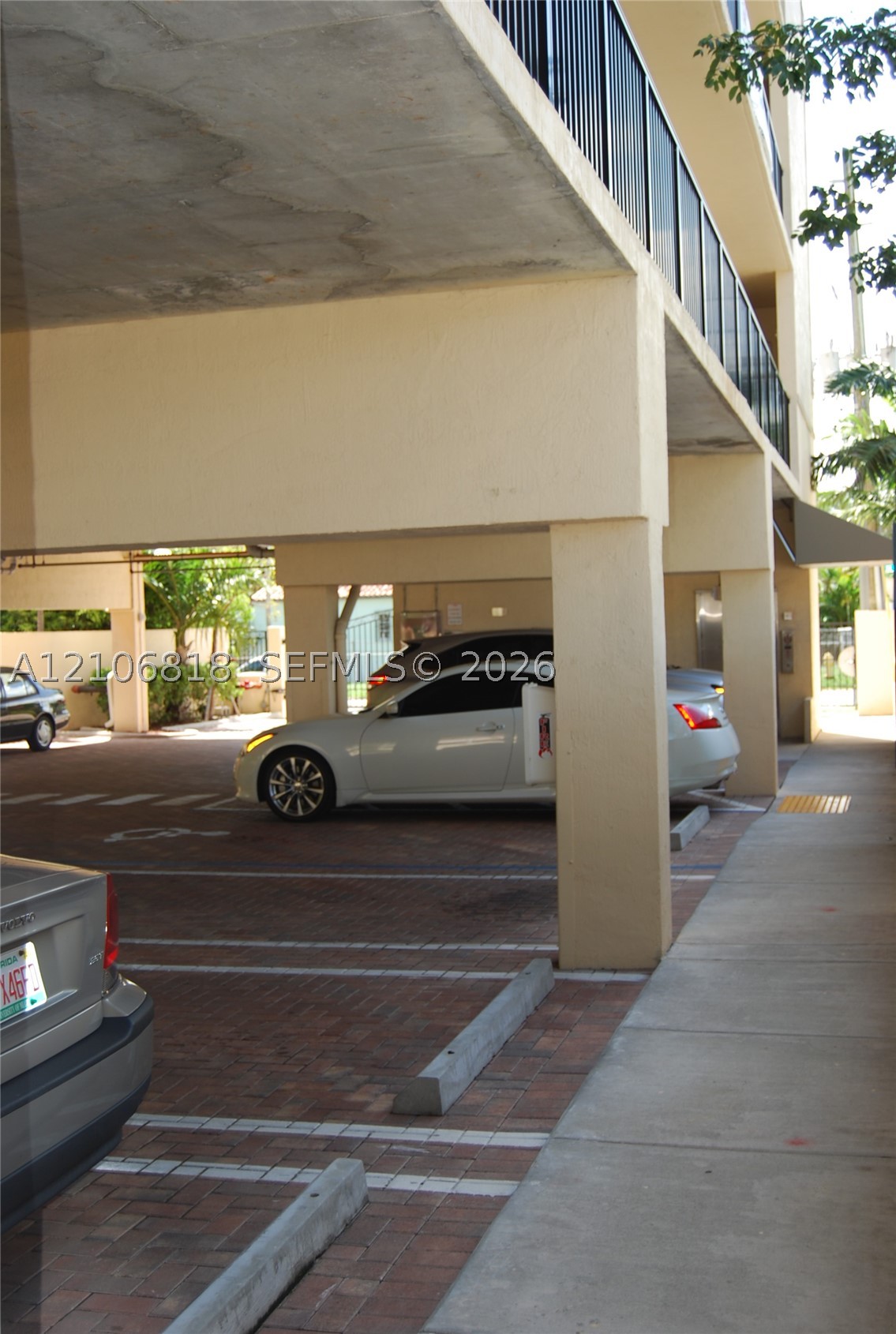 909 SW 15 AV #3, Miami FL 33135