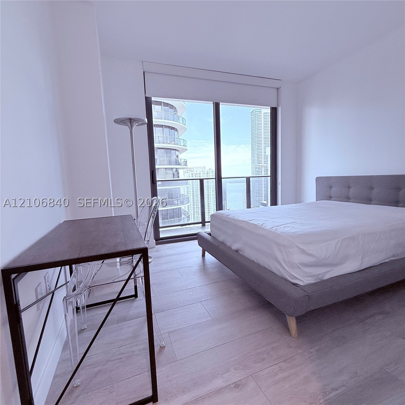 55 SW 9th St #3903, Miami FL 33130