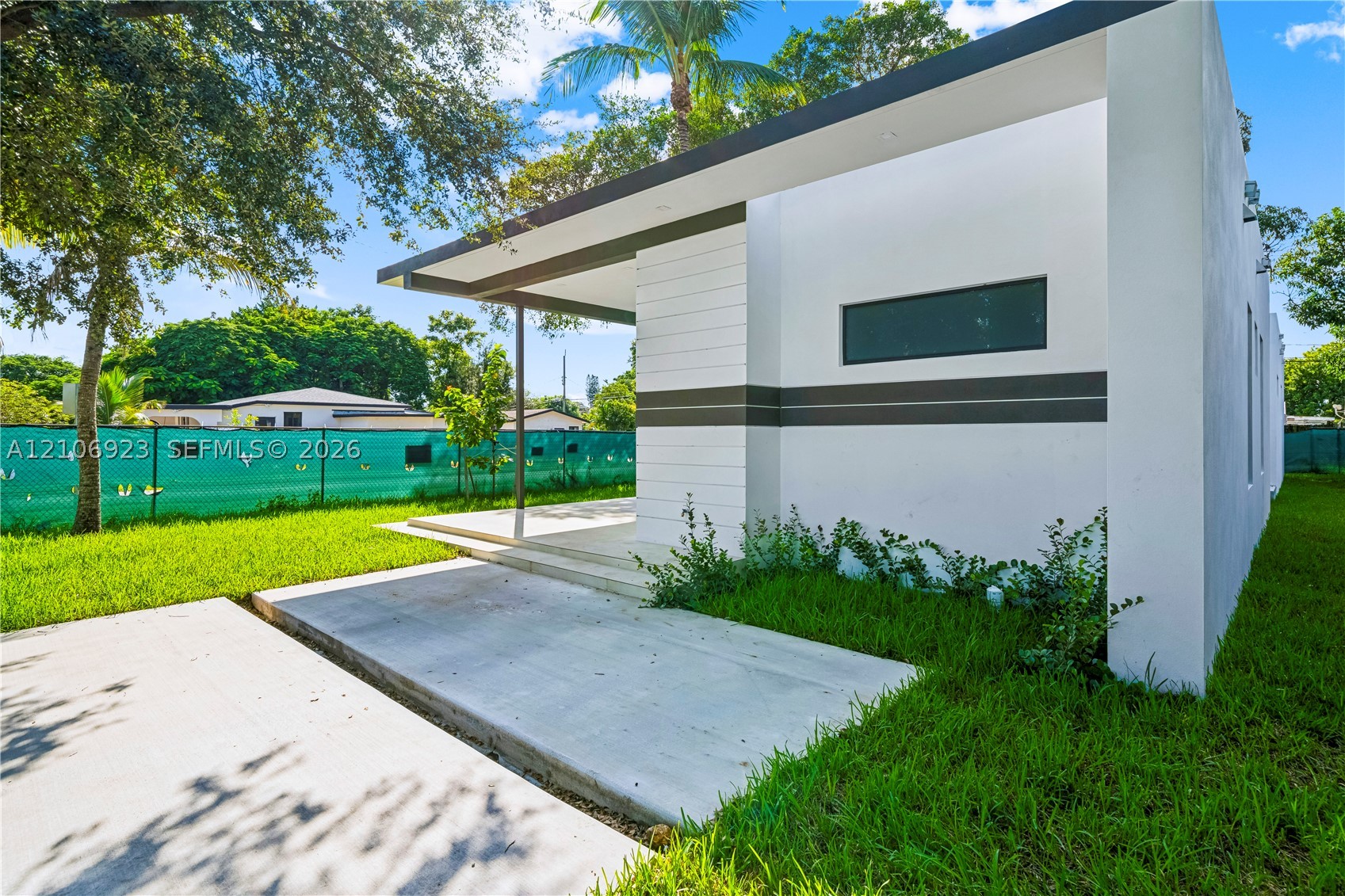 870 Superior St, Opa Locka FL 33054