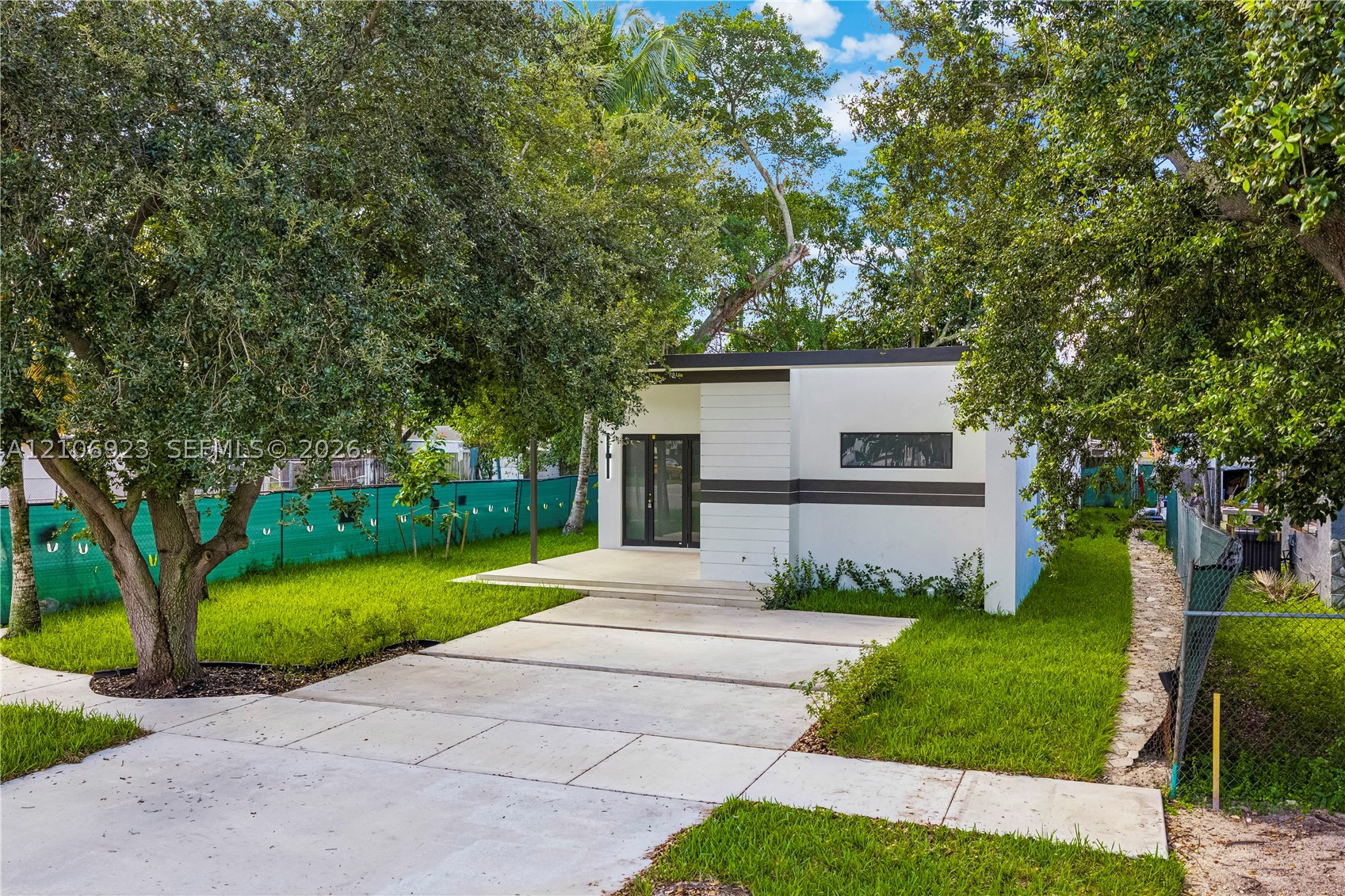 870 Superior St, Opa Locka FL 33054
