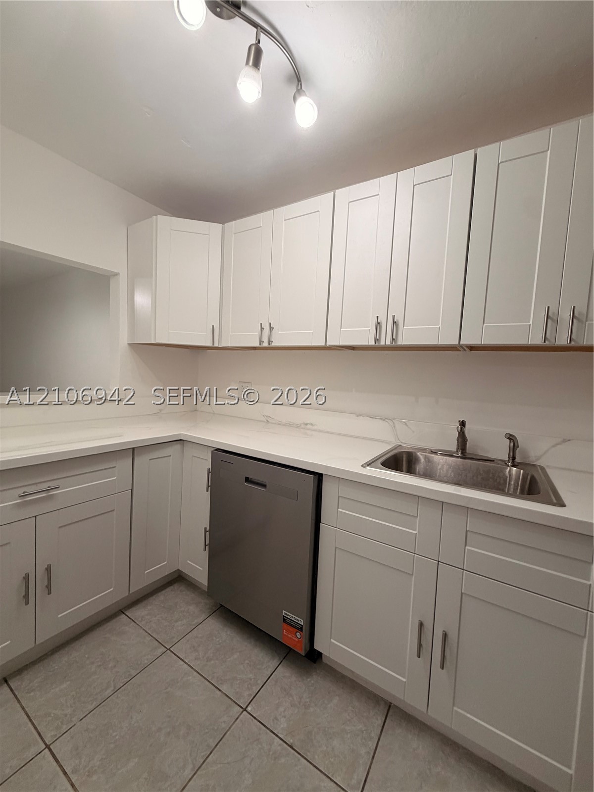 5050 NW 7th St #103, Miami FL 33126