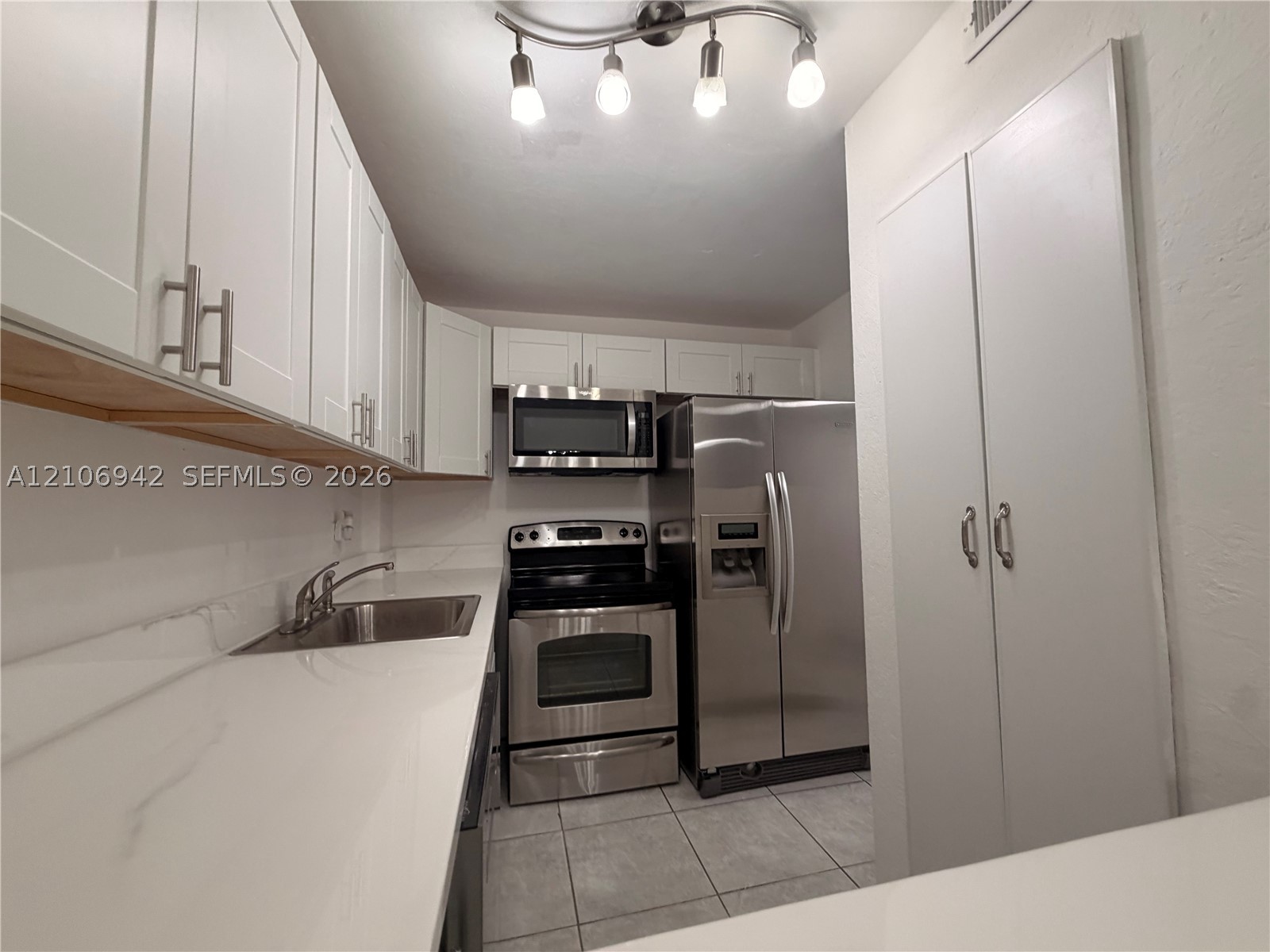 5050 NW 7th St #103, Miami FL 33126