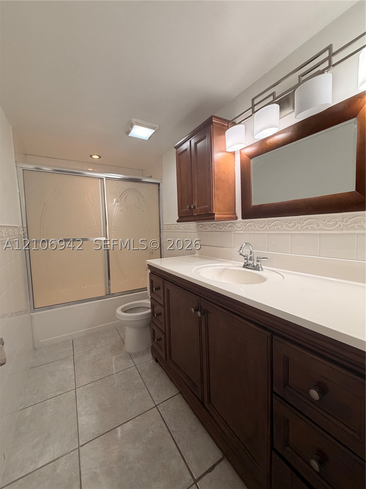 5050 NW 7th St #103, Miami FL 33126