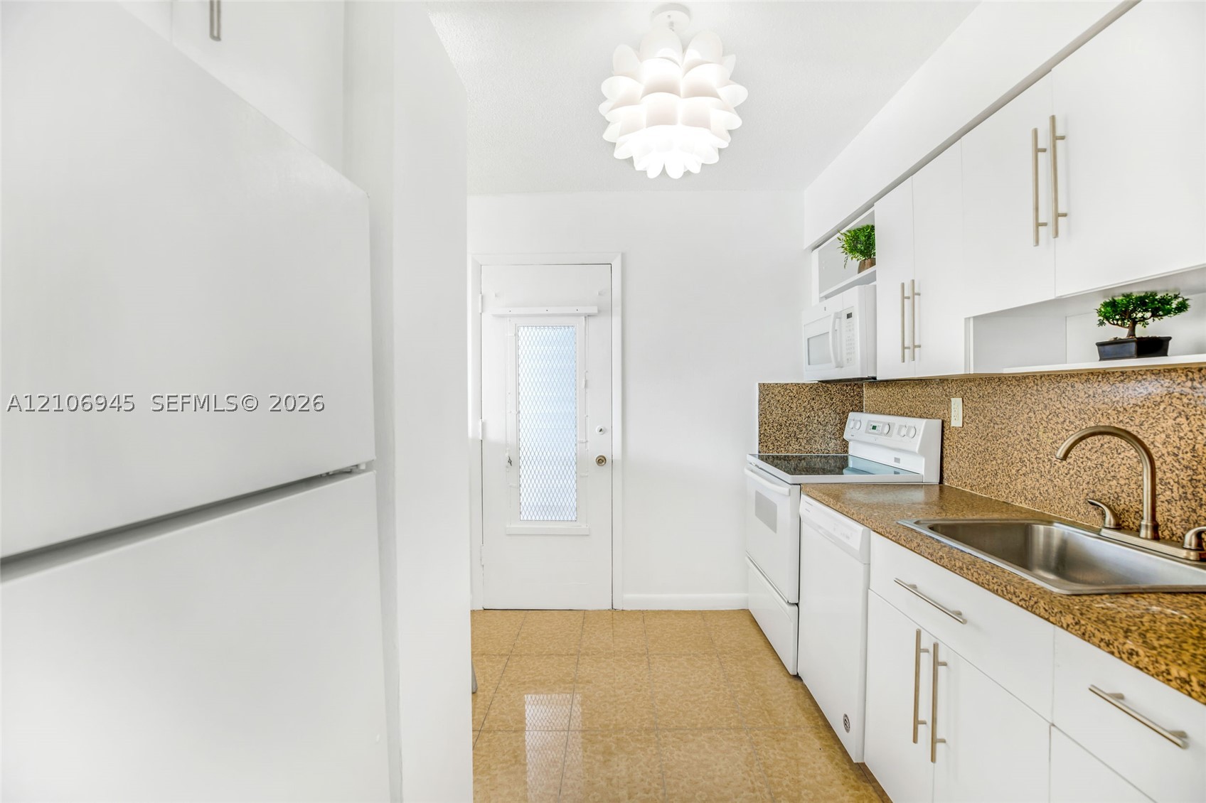 7133 Bay Dr #401, Miami Beach FL 33141