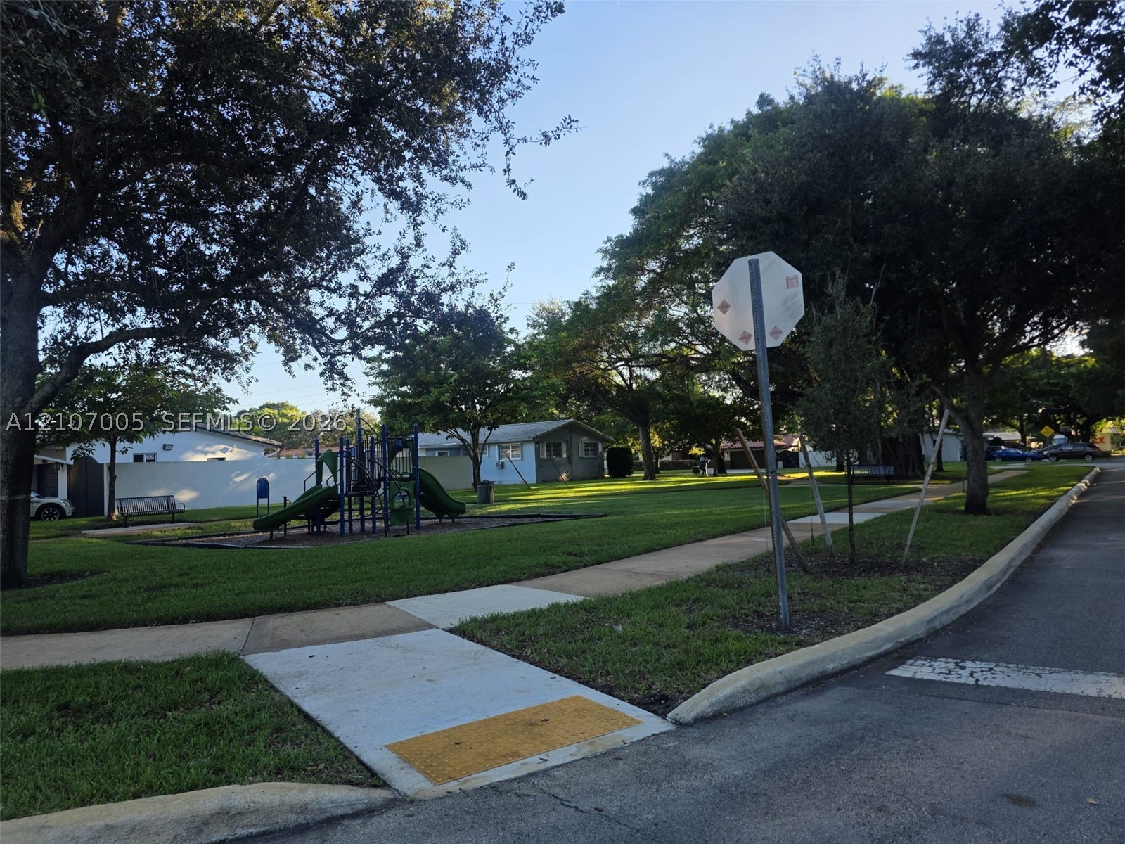 6325 Miami Lakeway, Miami Lakes FL 33014