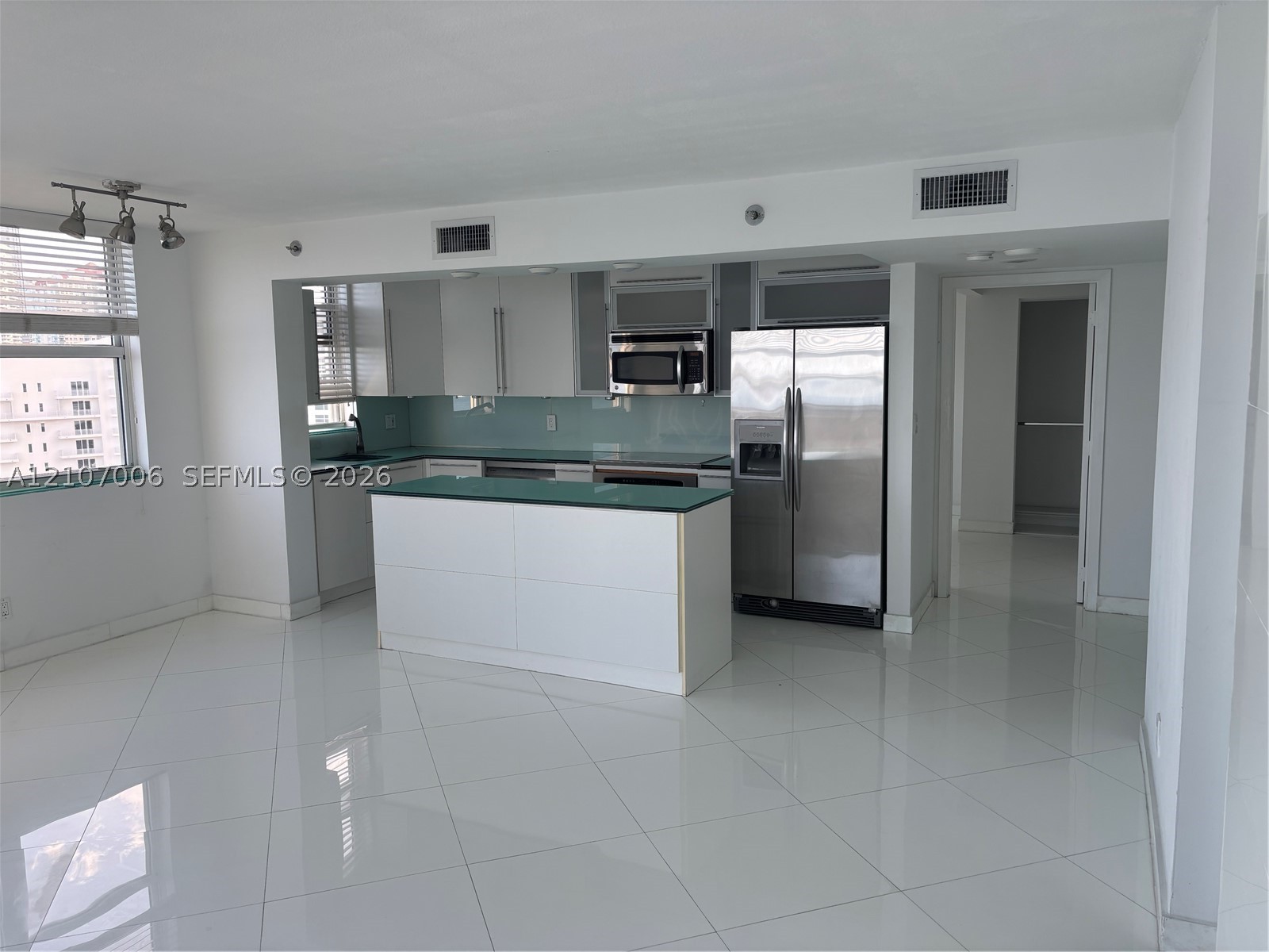 770 Claughton Island Dr #2116, Miami FL 33131