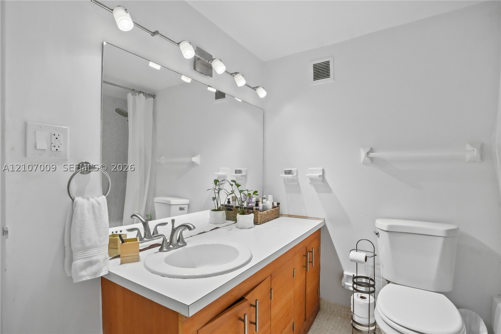 1200 West Ave #819, Miami Beach FL 33139