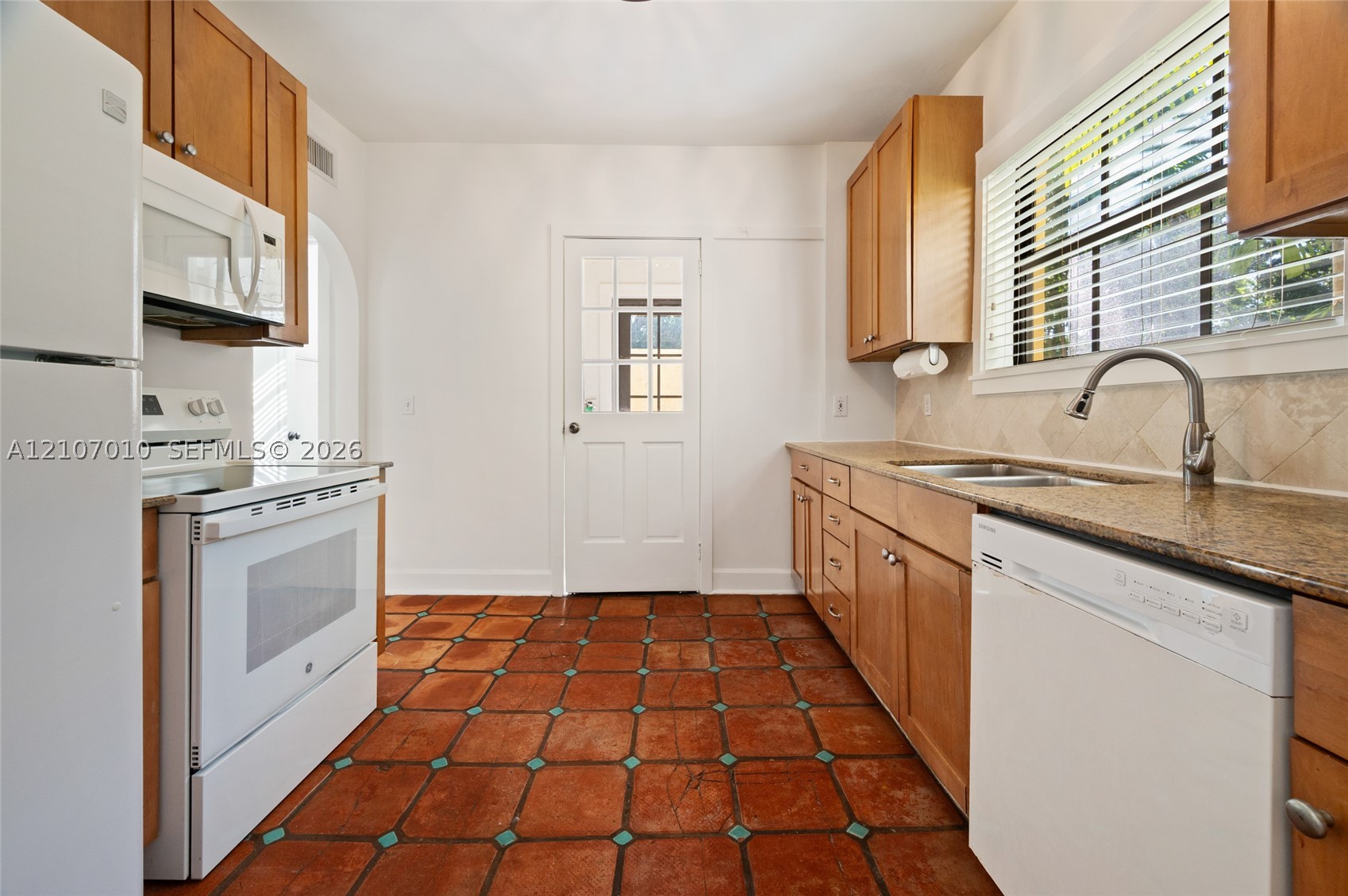 3413 Banos Ct, Miami FL 33134