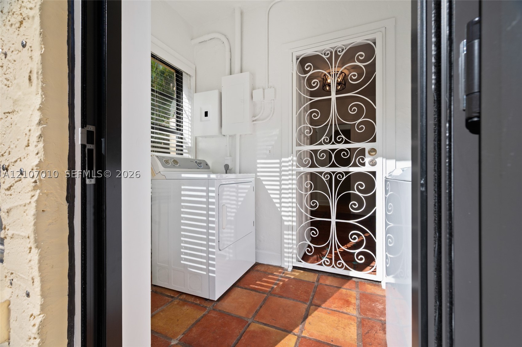 3413 Banos Ct, Miami FL 33134