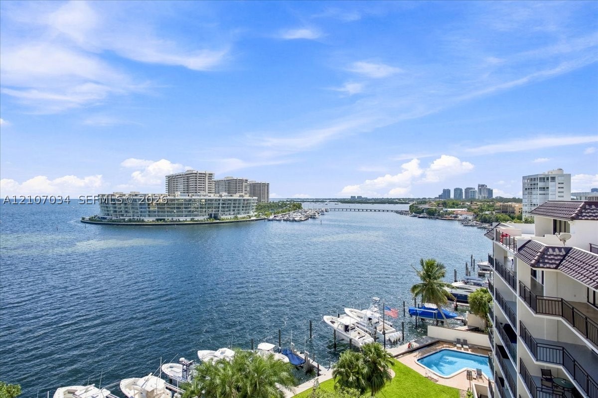 3581 E Glencoe St #605, Coconut Grove FL 33133