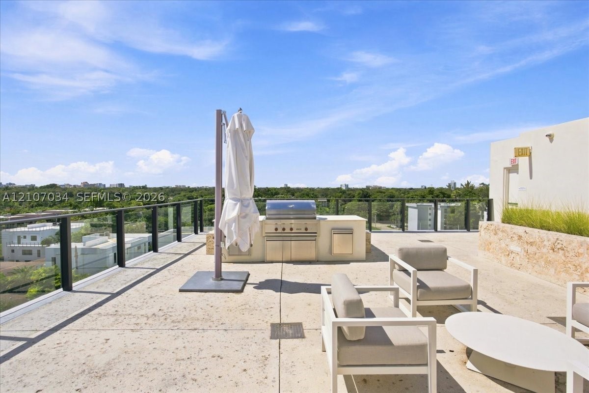 3581 E Glencoe St #605, Coconut Grove FL 33133