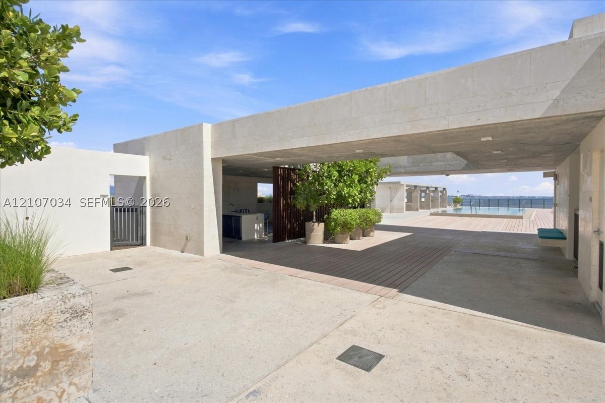3581 E Glencoe St #605, Coconut Grove FL 33133