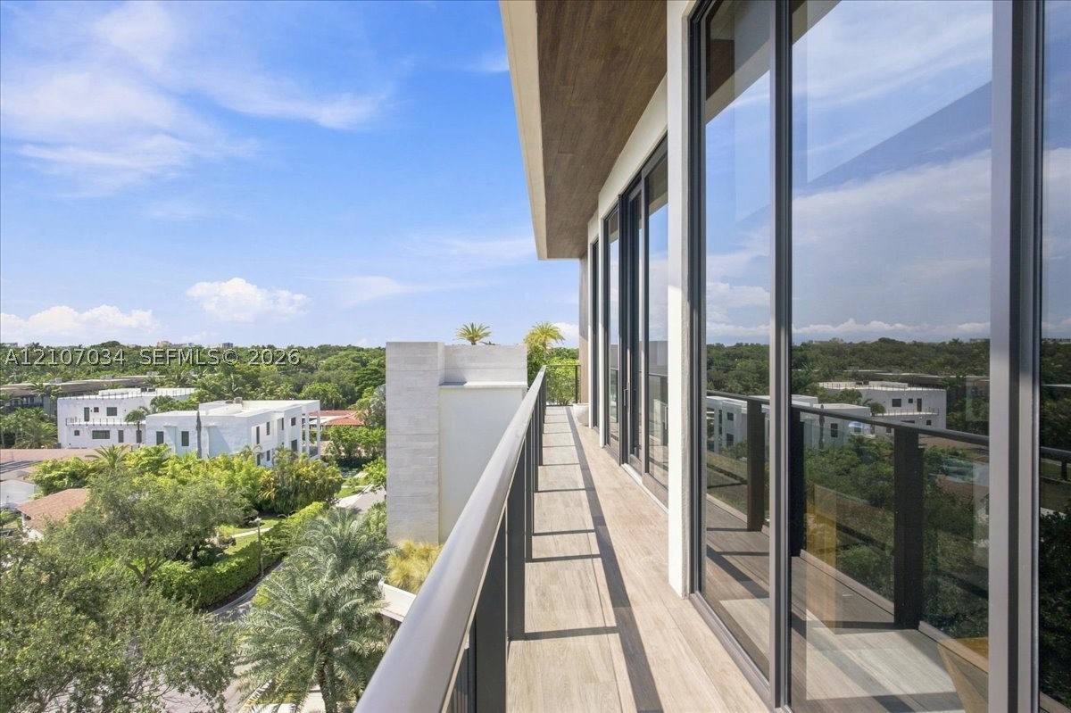 3581 E Glencoe St #605, Coconut Grove FL 33133