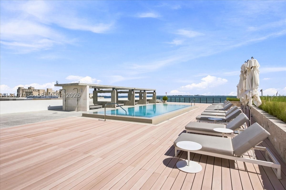 3581 E Glencoe St #605, Coconut Grove FL 33133