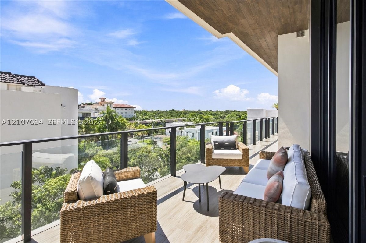 3581 E Glencoe St #605, Coconut Grove FL 33133