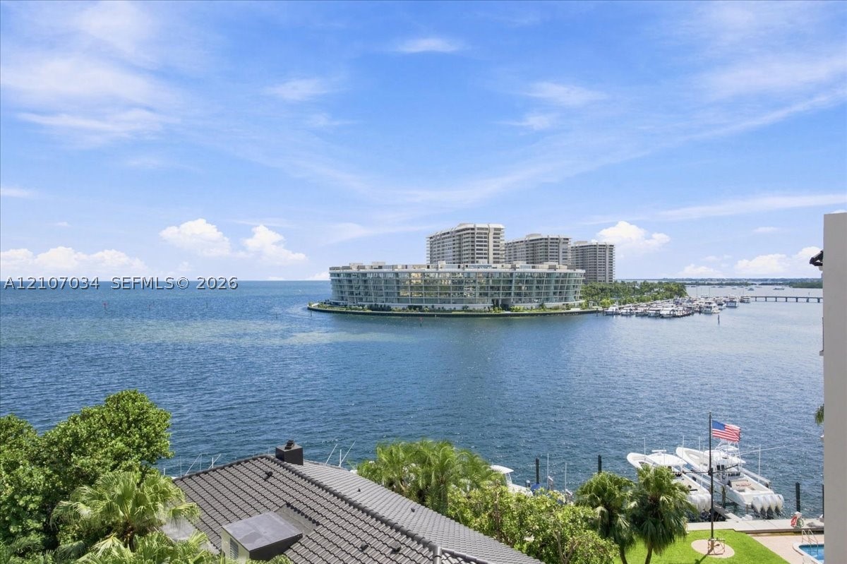 3581 E Glencoe St #605, Coconut Grove FL 33133