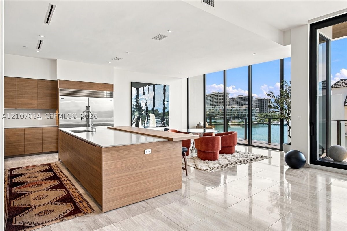 3581 E Glencoe St #605, Coconut Grove FL 33133