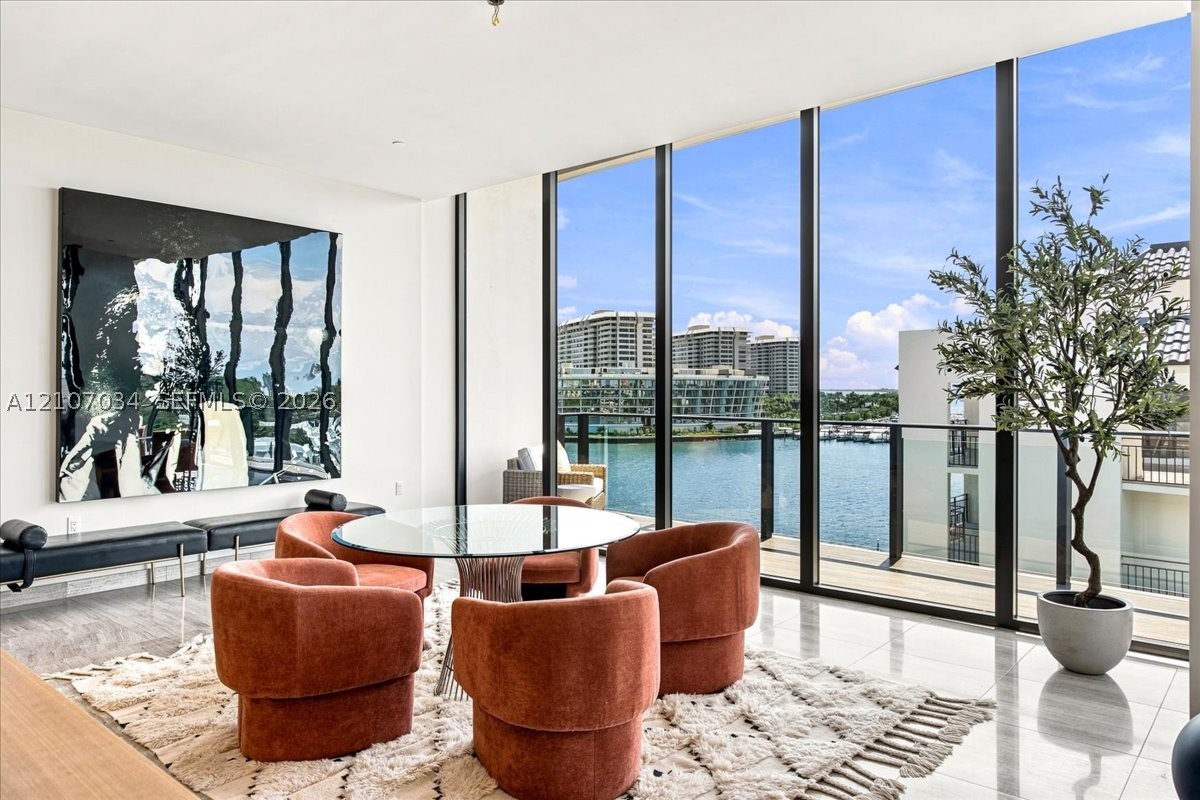 3581 E Glencoe St #605, Coconut Grove FL 33133