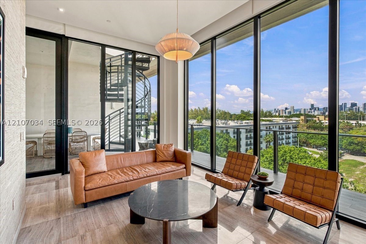 3581 E Glencoe St #605, Coconut Grove FL 33133