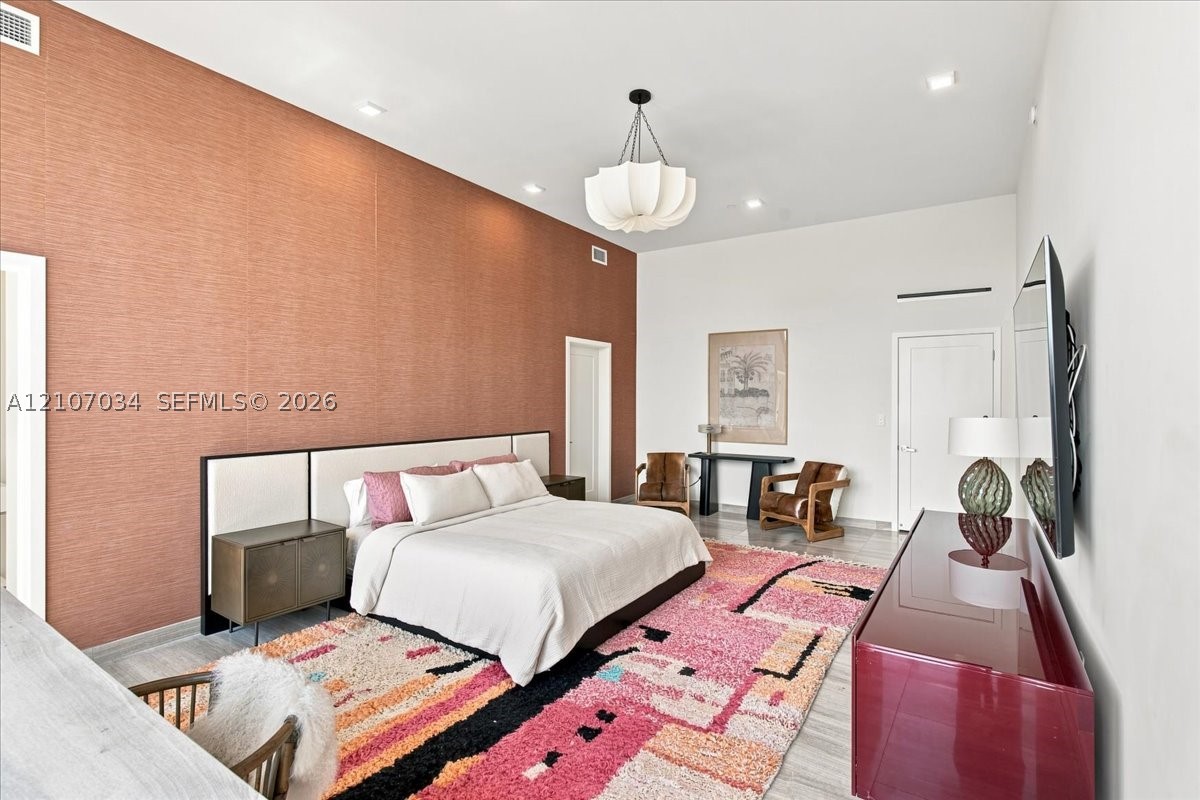 3581 E Glencoe St #605, Coconut Grove FL 33133