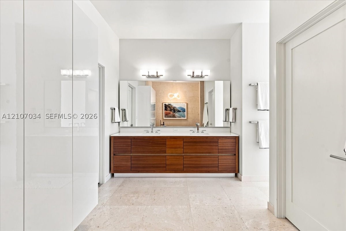 3581 E Glencoe St #605, Coconut Grove FL 33133