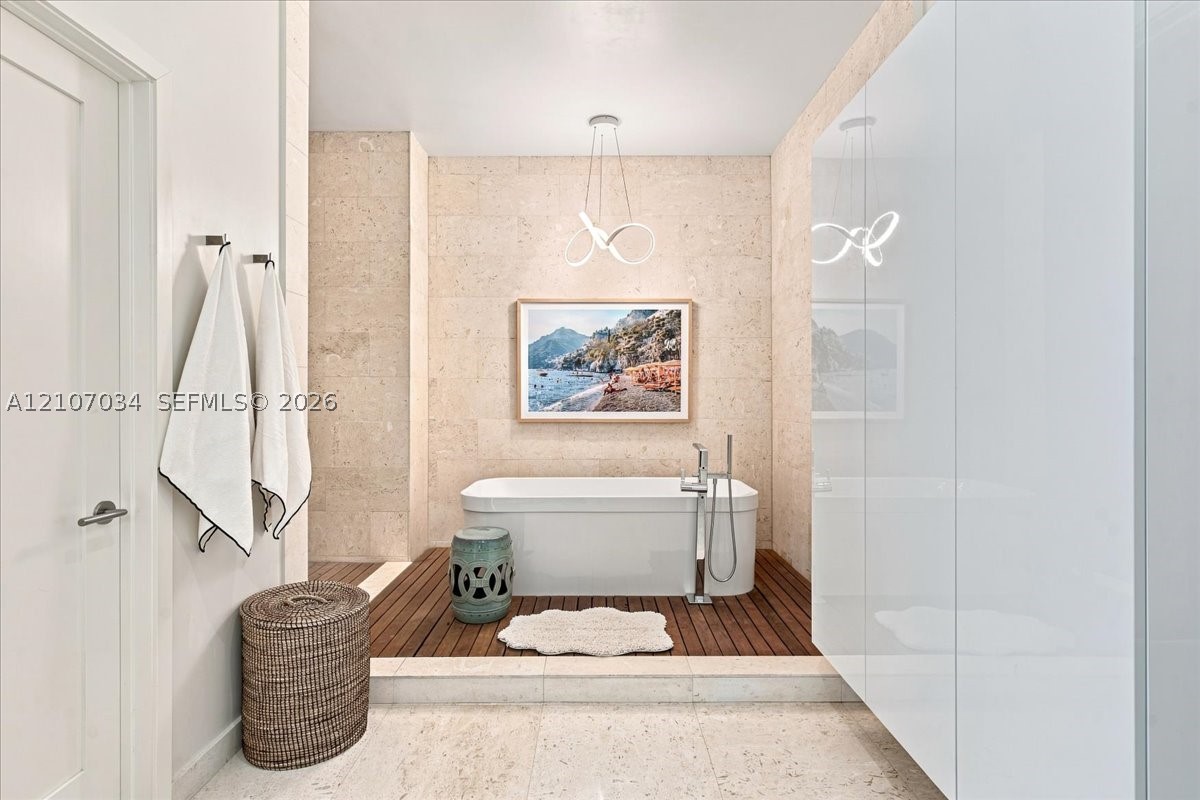 3581 E Glencoe St #605, Coconut Grove FL 33133