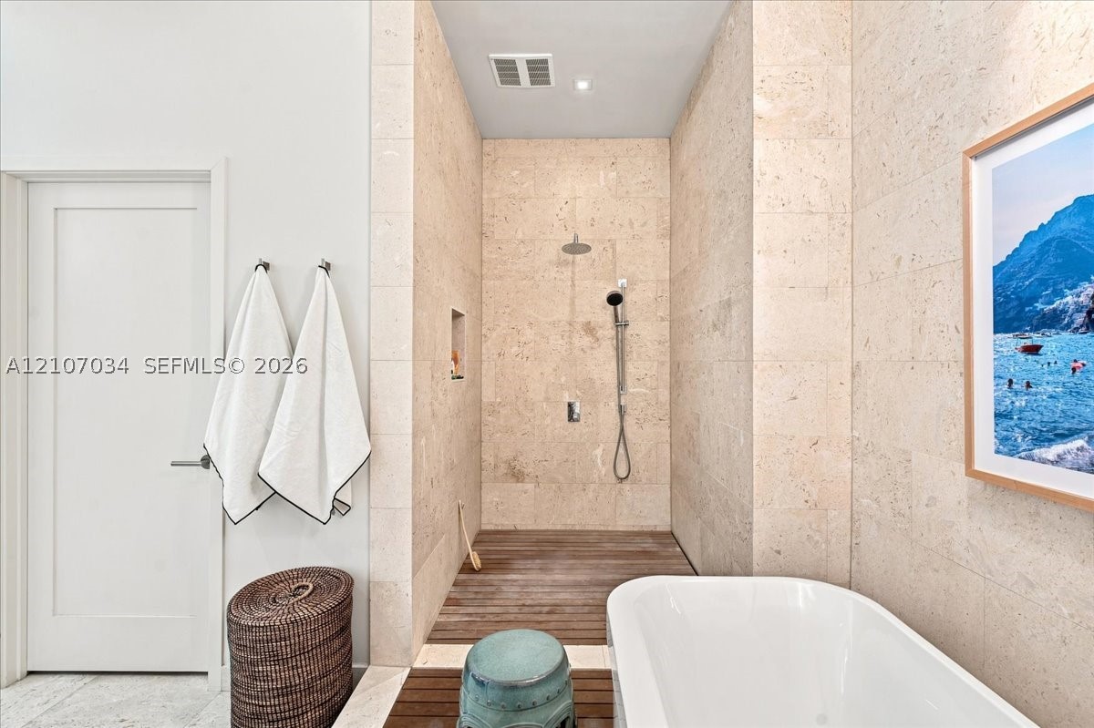 3581 E Glencoe St #605, Coconut Grove FL 33133