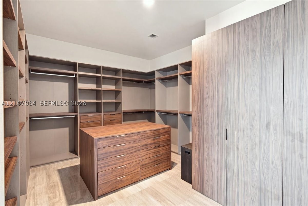 3581 E Glencoe St #605, Coconut Grove FL 33133