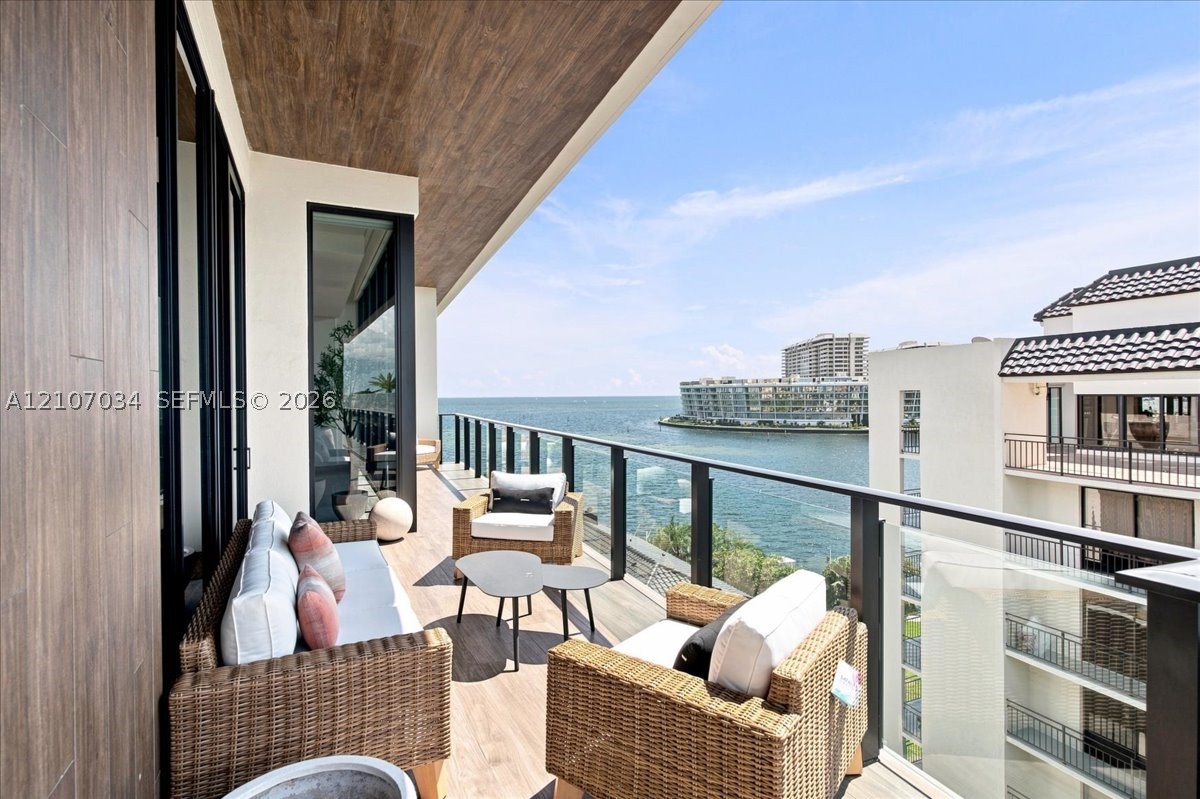 3581 E Glencoe St #605, Coconut Grove FL 33133