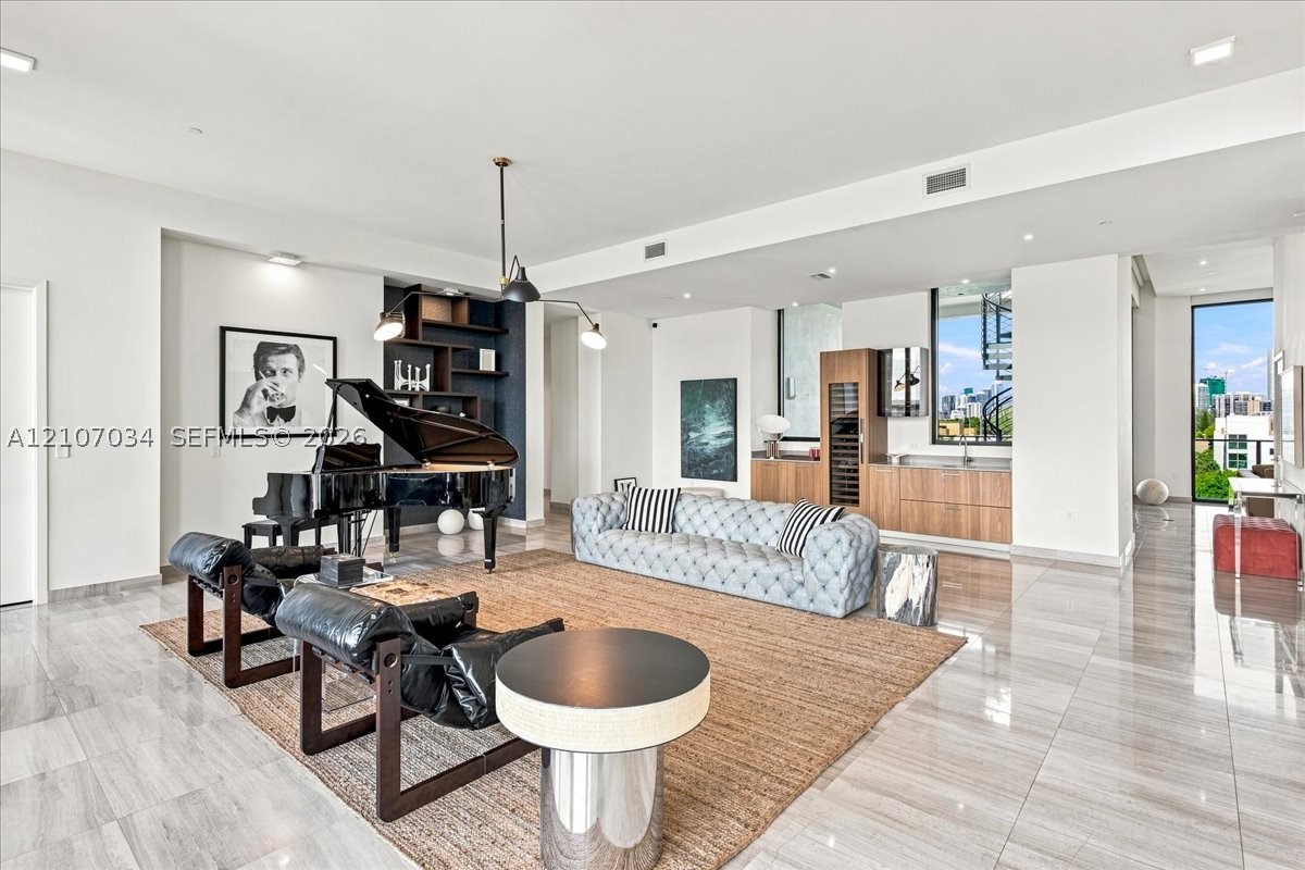 3581 E Glencoe St #605, Coconut Grove FL 33133