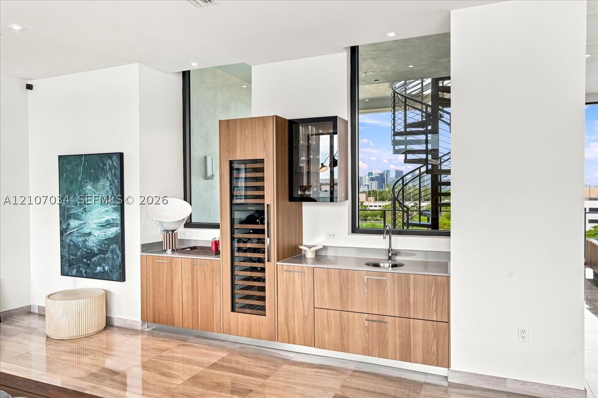 3581 E Glencoe St #605, Coconut Grove FL 33133