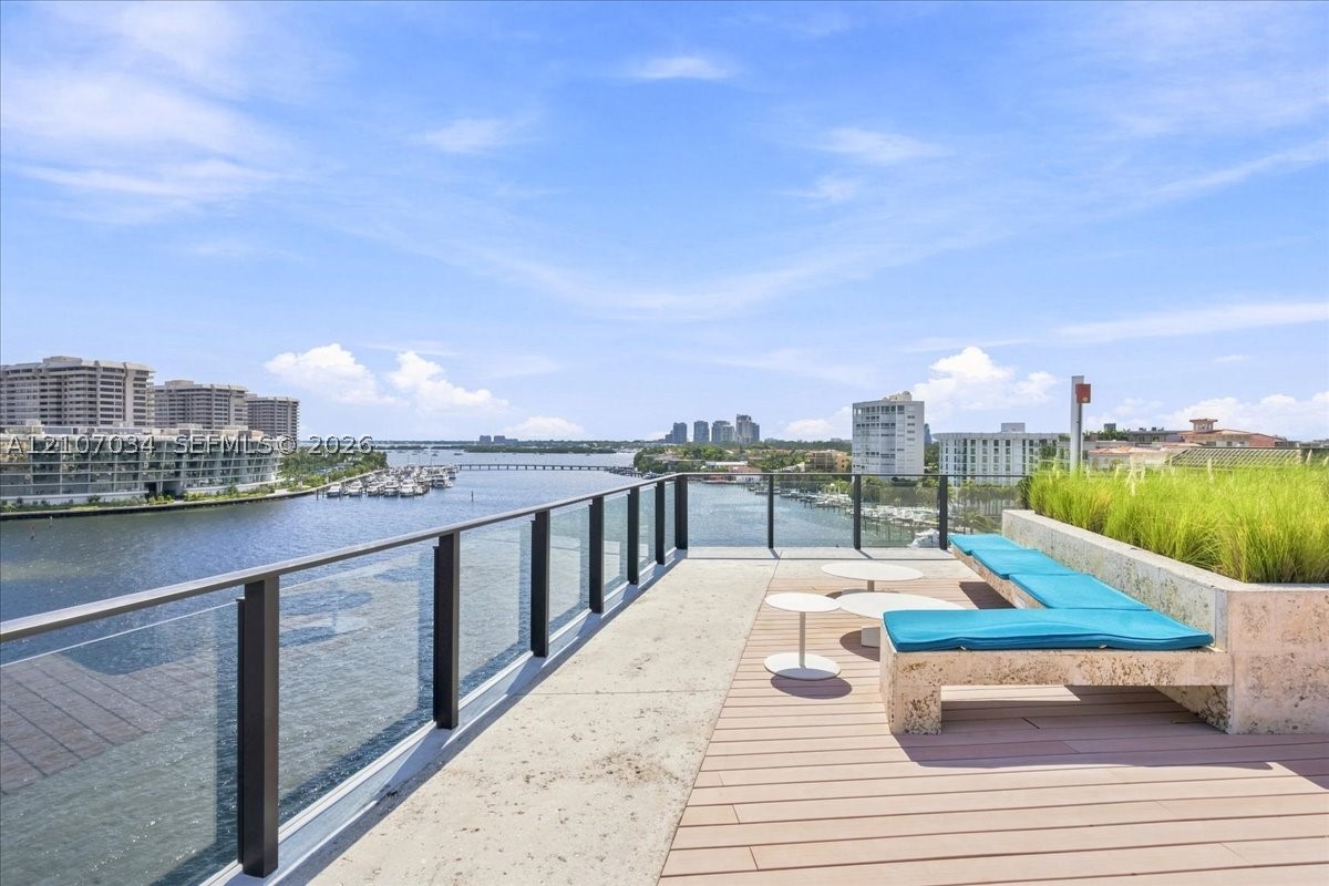 3581 E Glencoe St #605, Coconut Grove FL 33133
