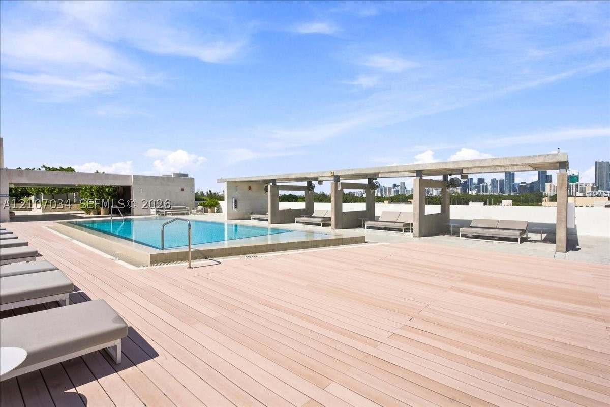 3581 E Glencoe St #605, Coconut Grove FL 33133