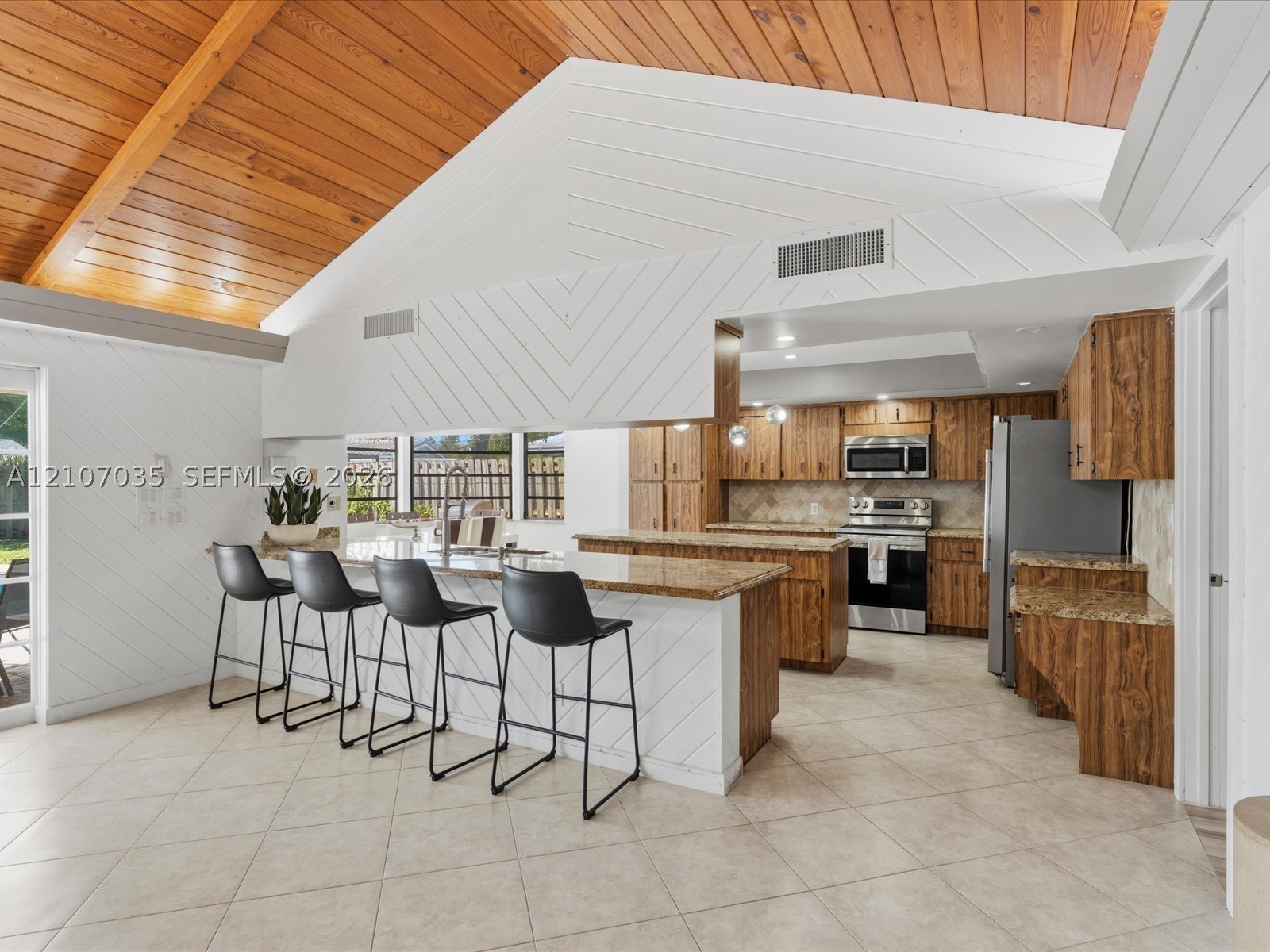 1006 SE 6th St, Deerfield Beach FL 33441