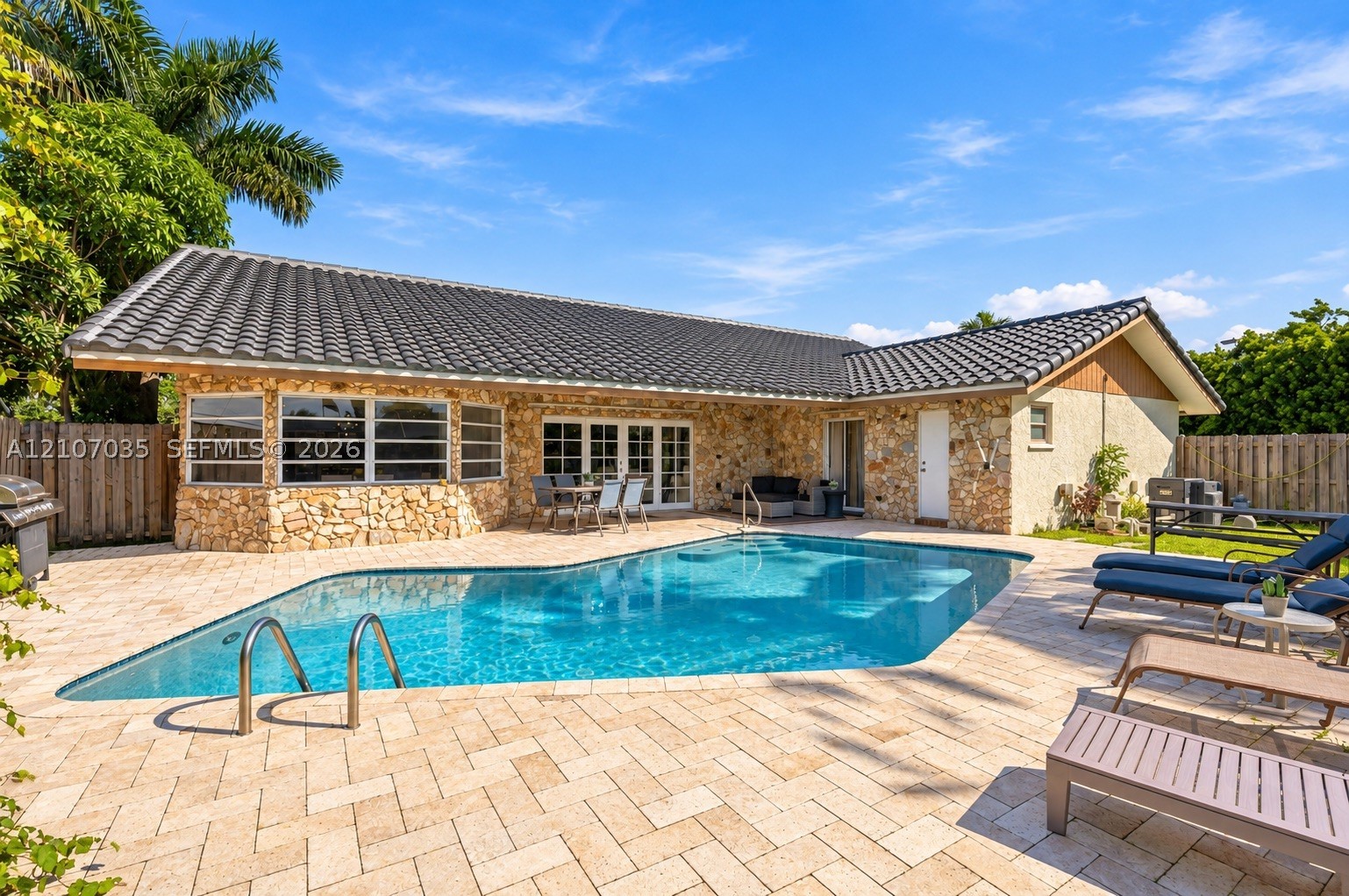 1006 SE 6th St, Deerfield Beach FL 33441
