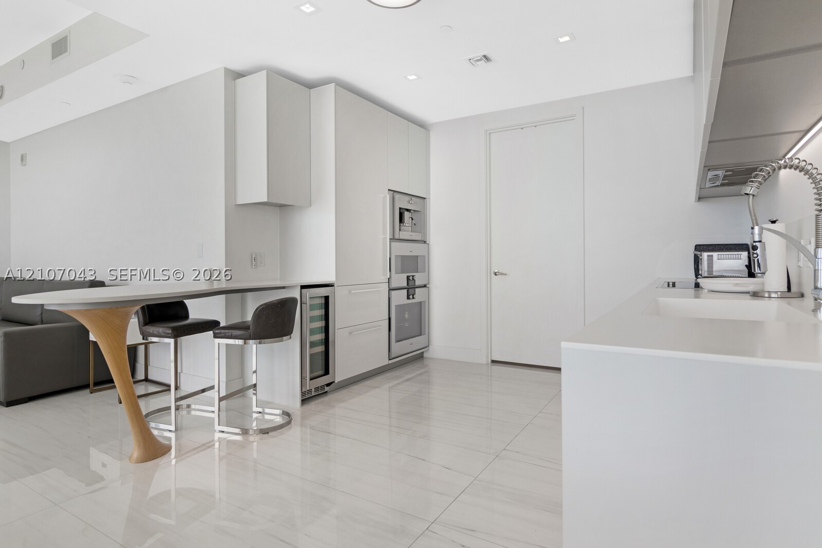 16901 Collins Ave #1402, Sunny Isles Beach FL 33160