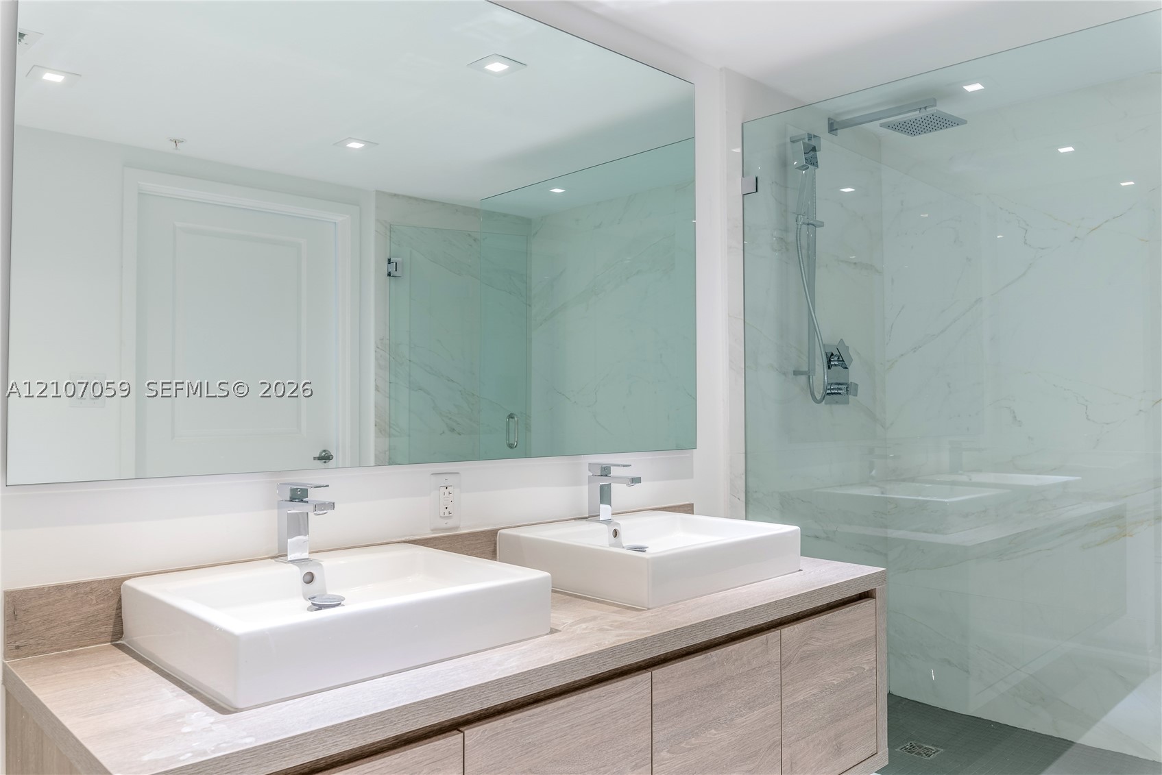400 Sunny Isles Blvd #121, Sunny Isles Beach FL 33160