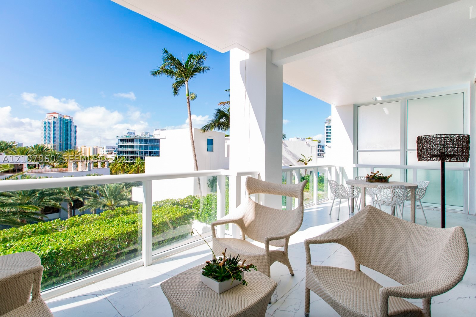 50 S Pointe Dr #610, Miami Beach FL 33139