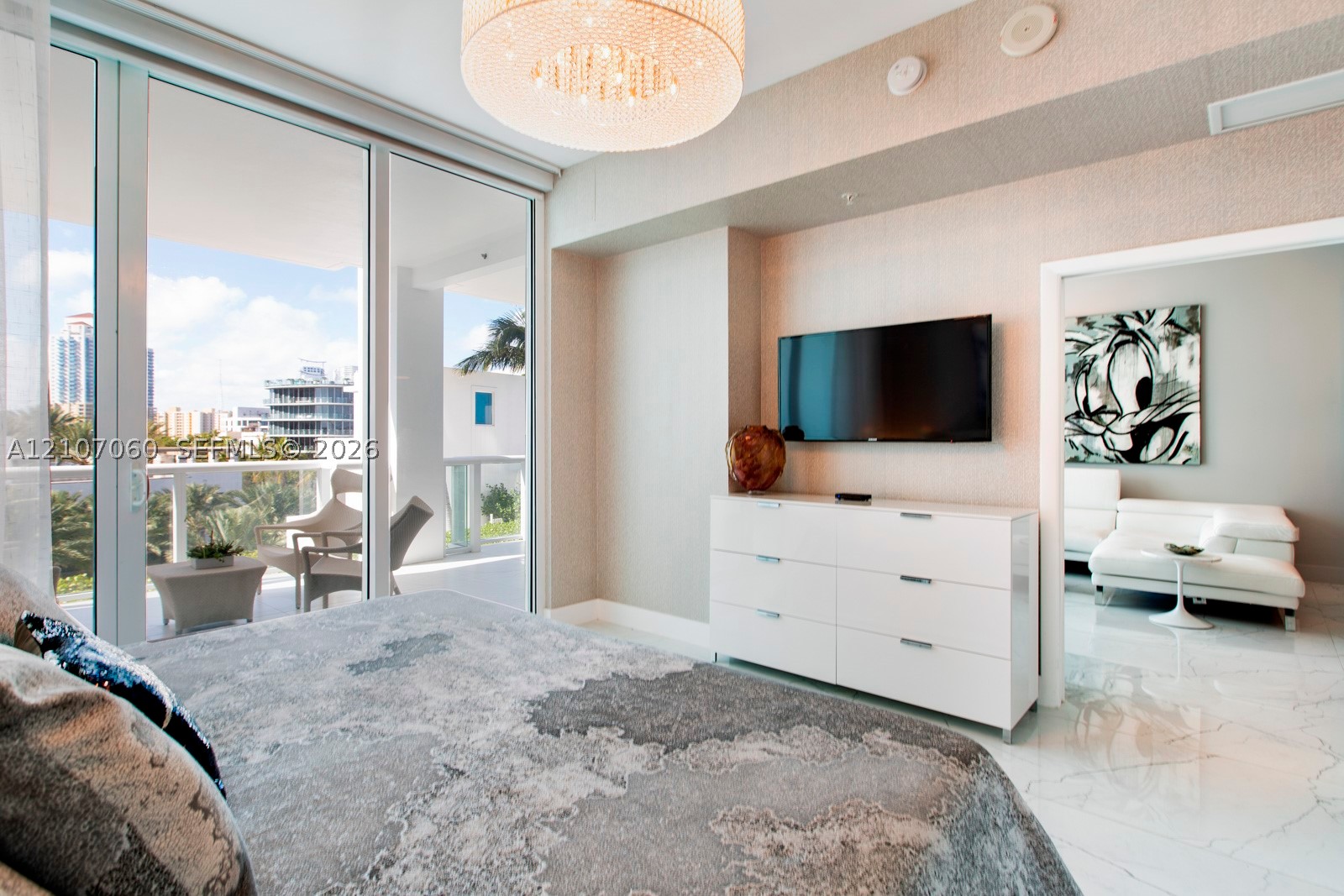 50 S Pointe Dr #610, Miami Beach FL 33139