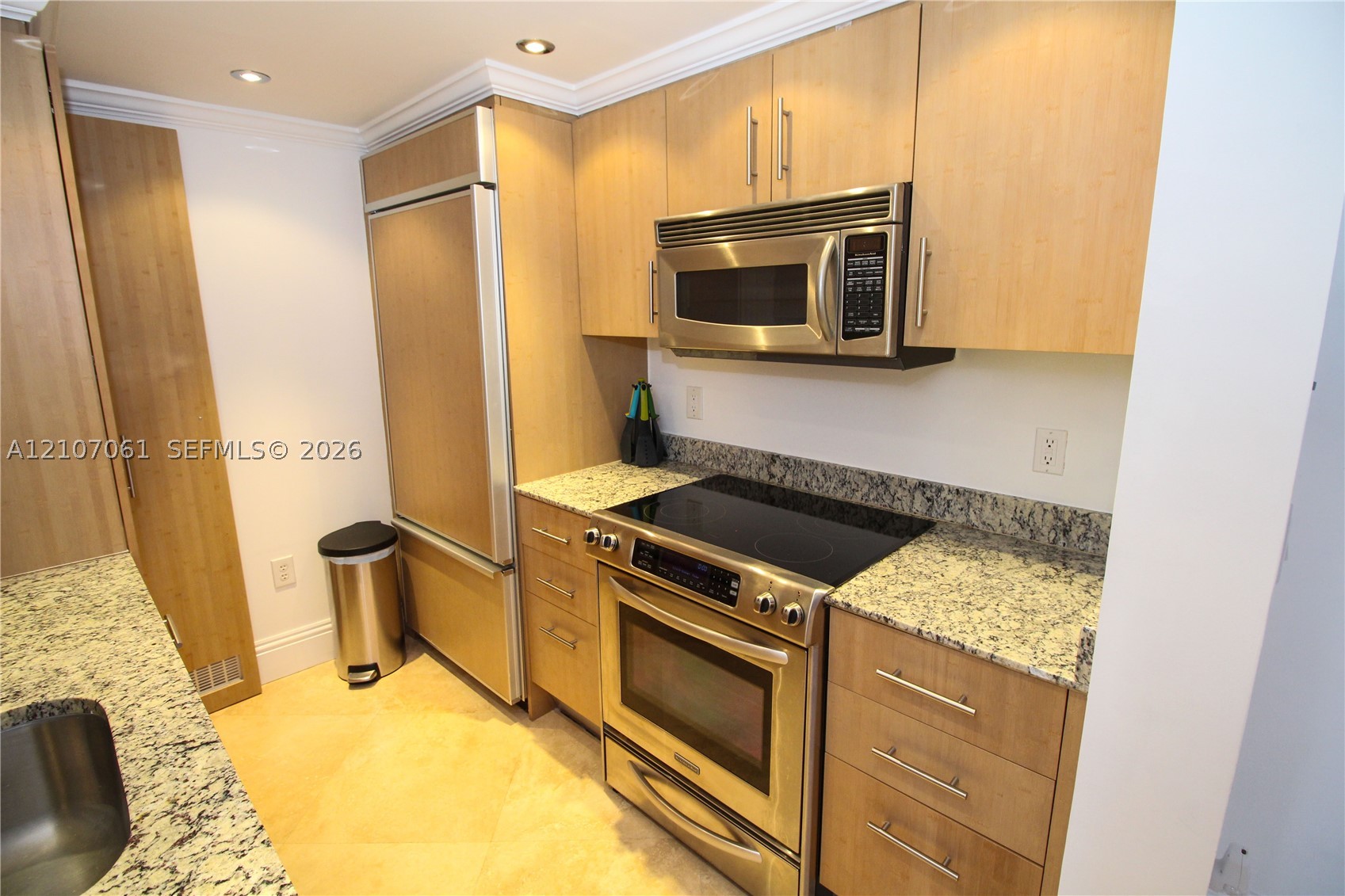 10275 Collins Ave #833, Bal Harbour FL 33154