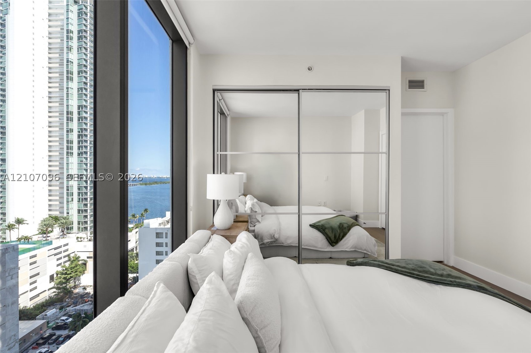 460 NE 28th St #1801, Miami FL 33137
