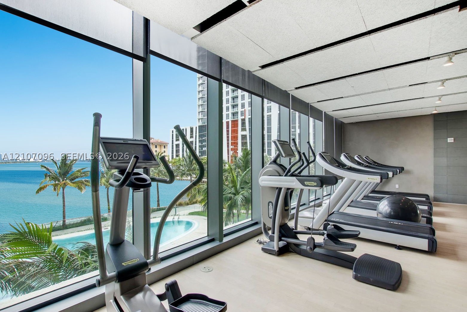 460 NE 28th St #1801, Miami FL 33137