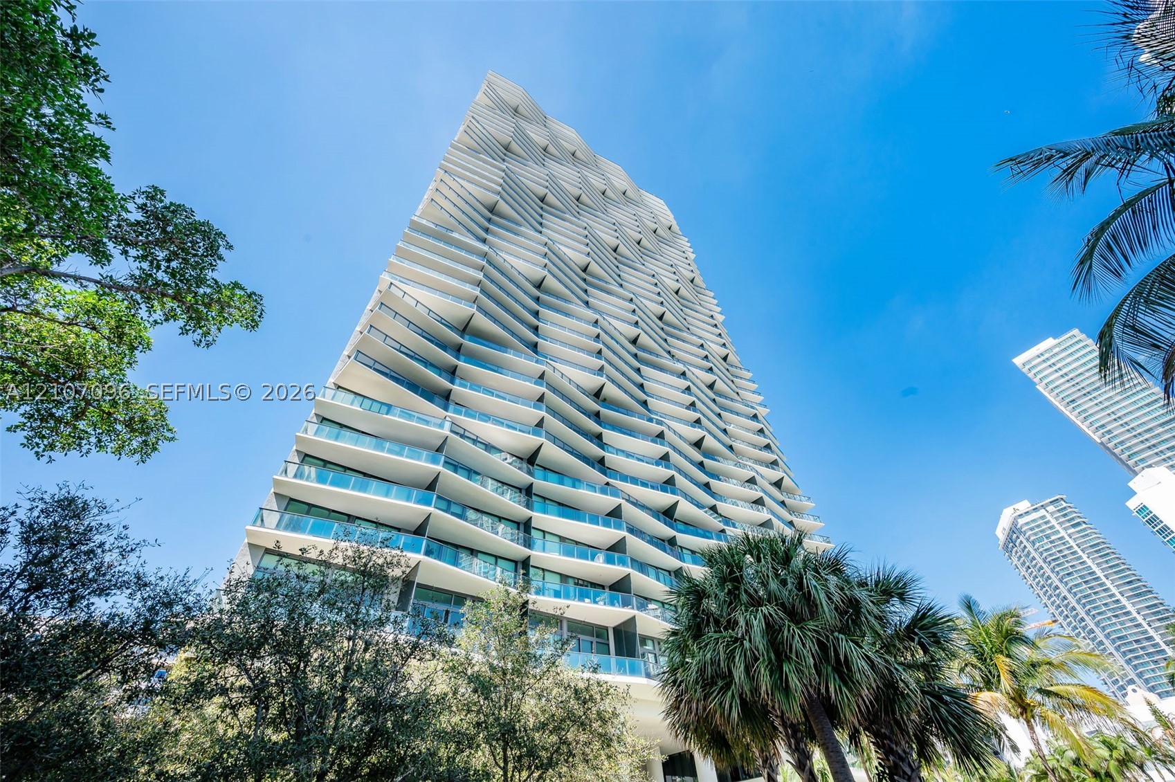 460 NE 28th St #1801, Miami FL 33137