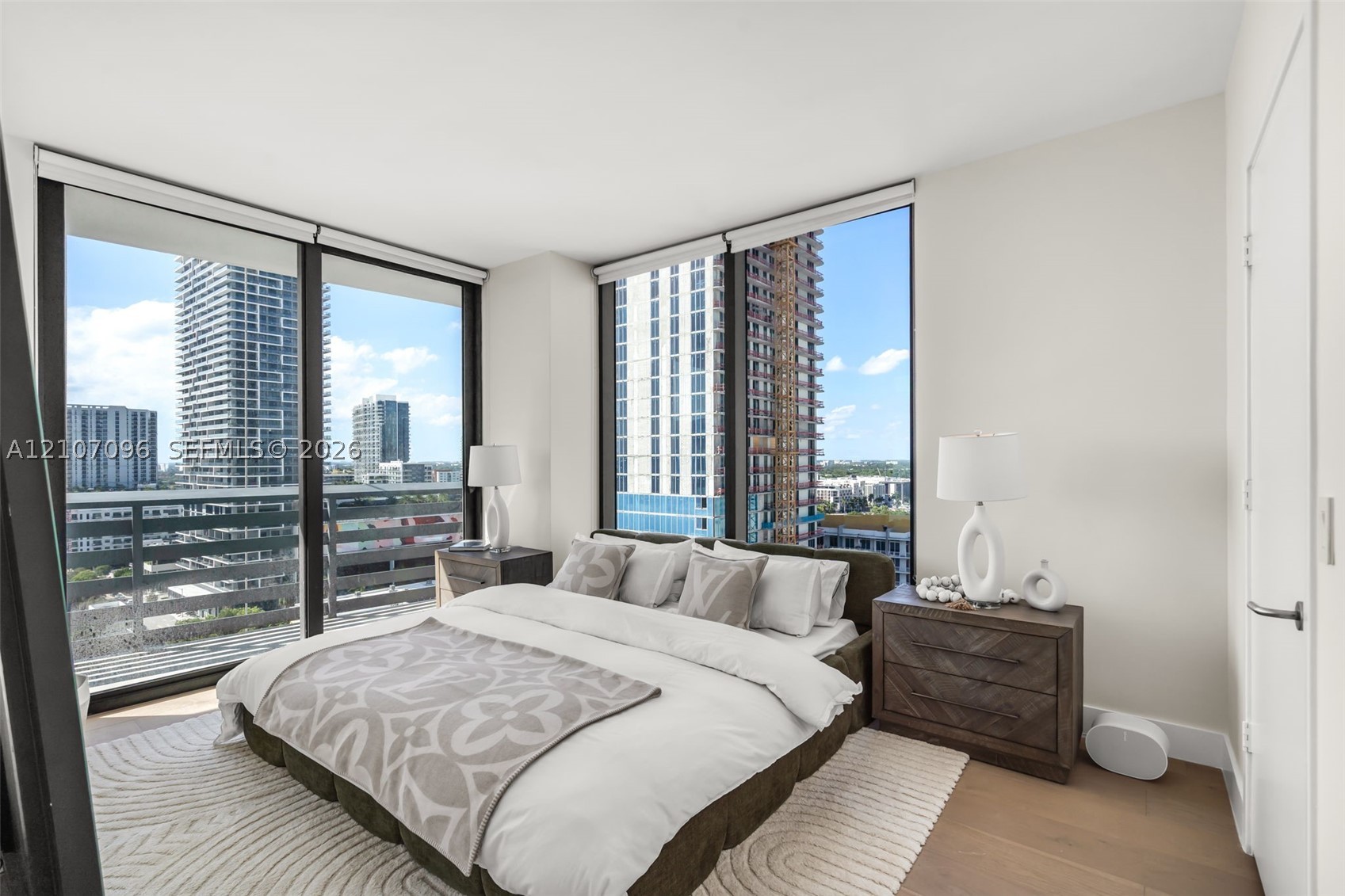 460 NE 28th St #1801, Miami FL 33137