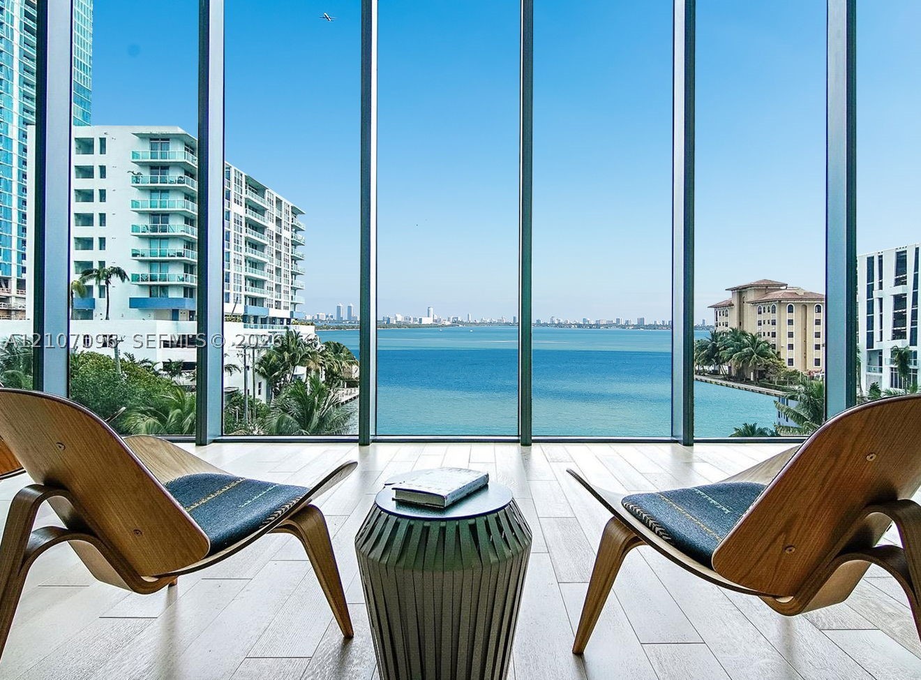 460 NE 28th St #1801, Miami FL 33137