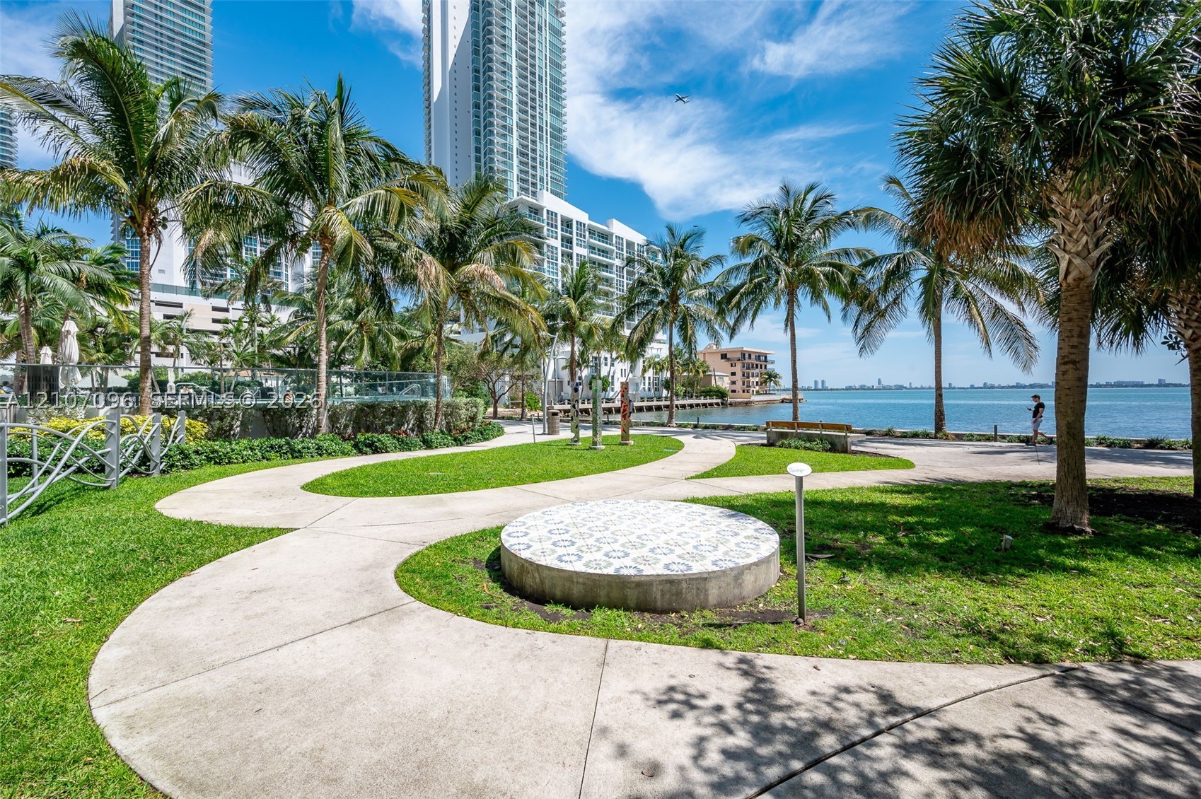 460 NE 28th St #1801, Miami FL 33137