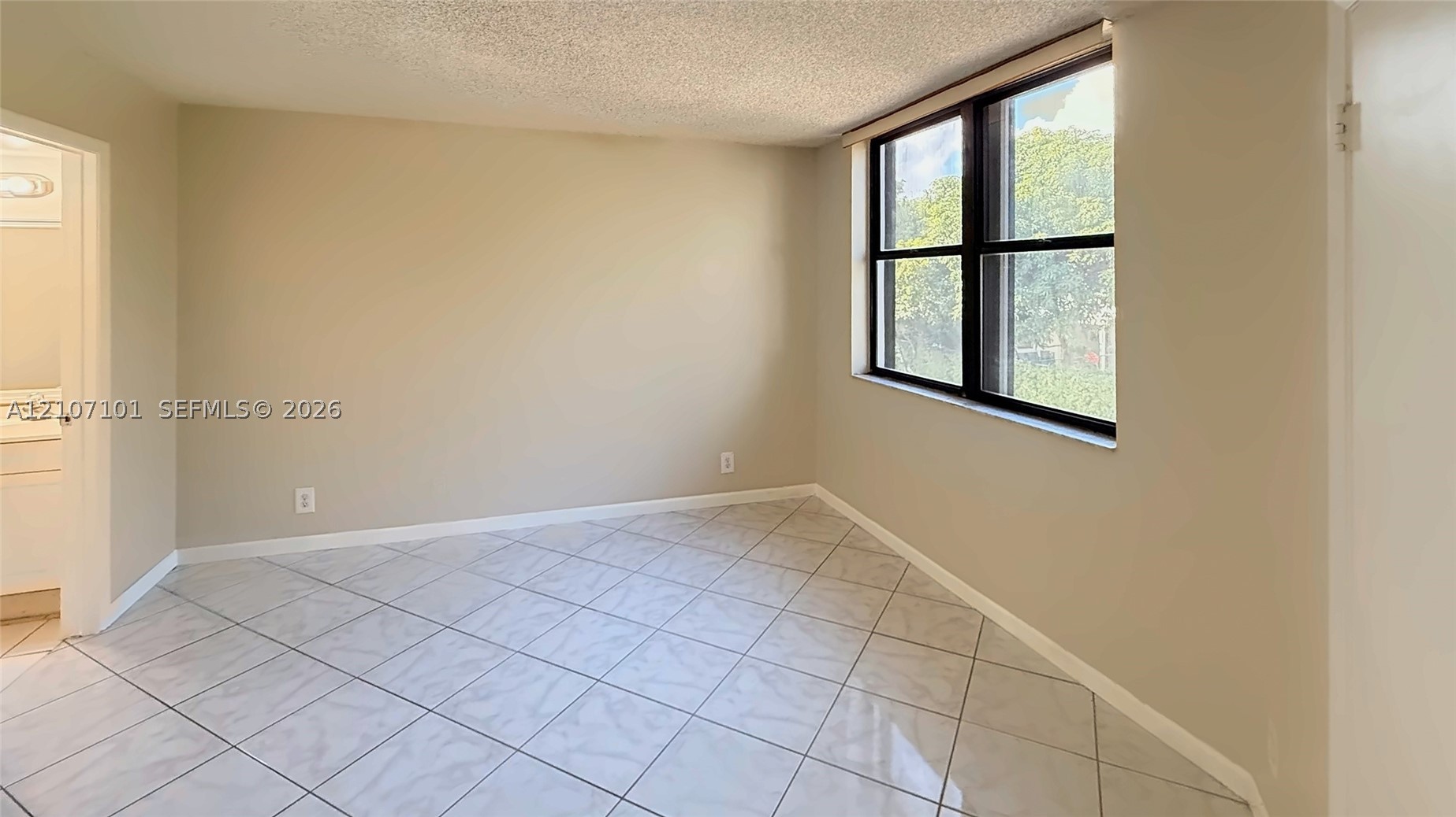 216 Lake Pointe Dr #217, Oakland Park FL 33309