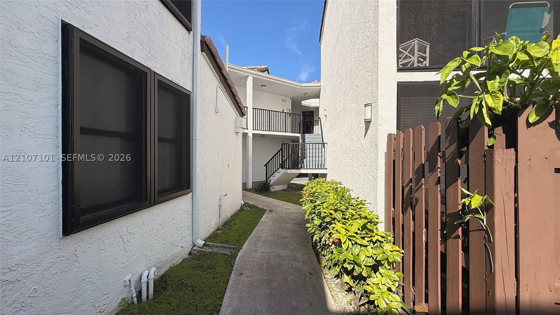216 Lake Pointe Dr #217, Oakland Park FL 33309